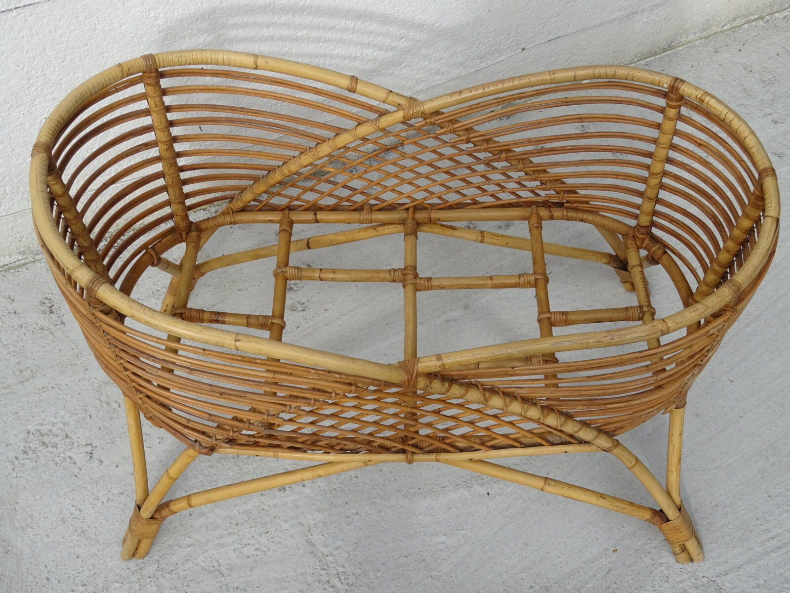 Cradle rattan basket