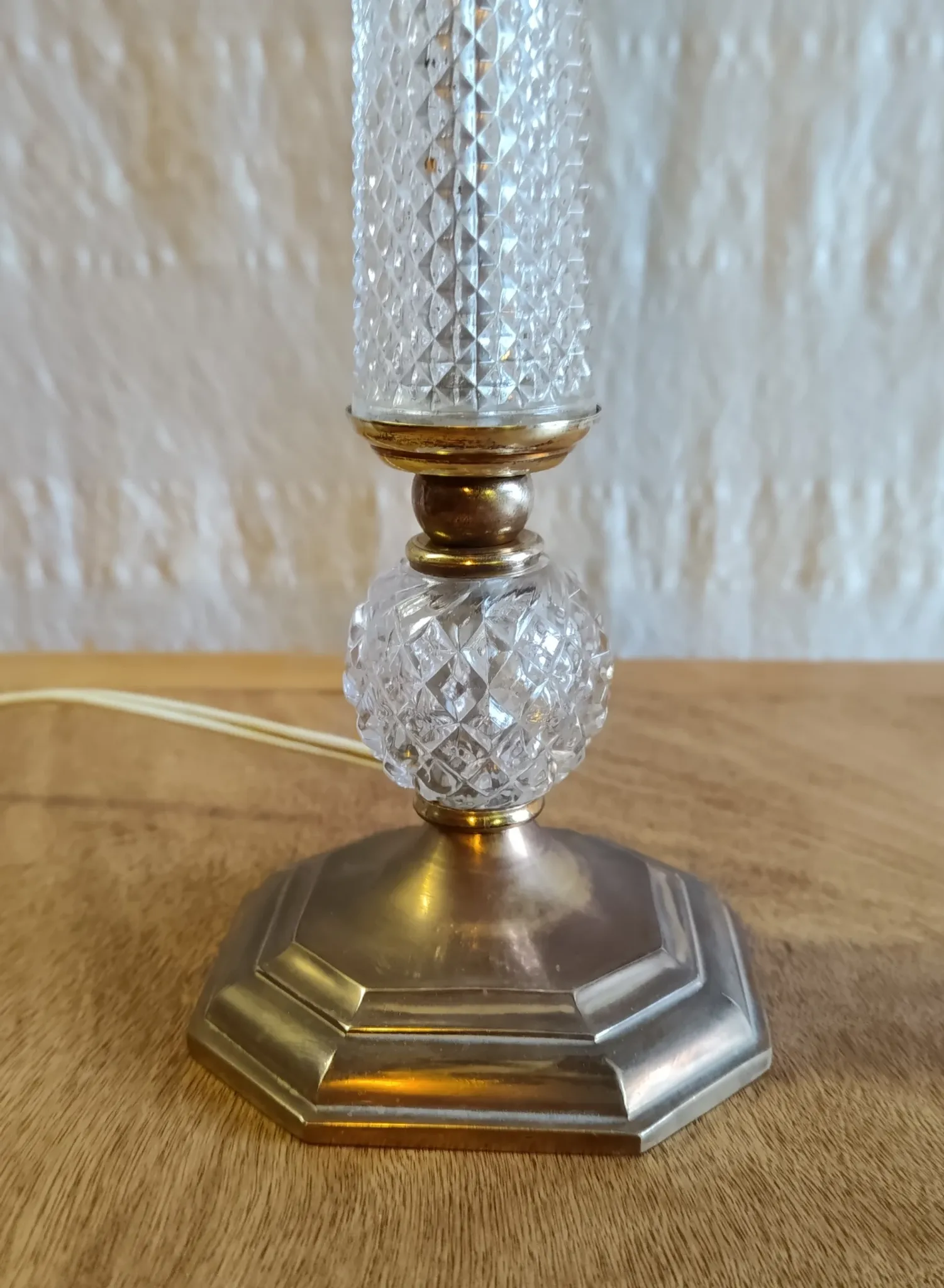 Neo-classical table lamp base in glass and gilded brass - mid 20th century