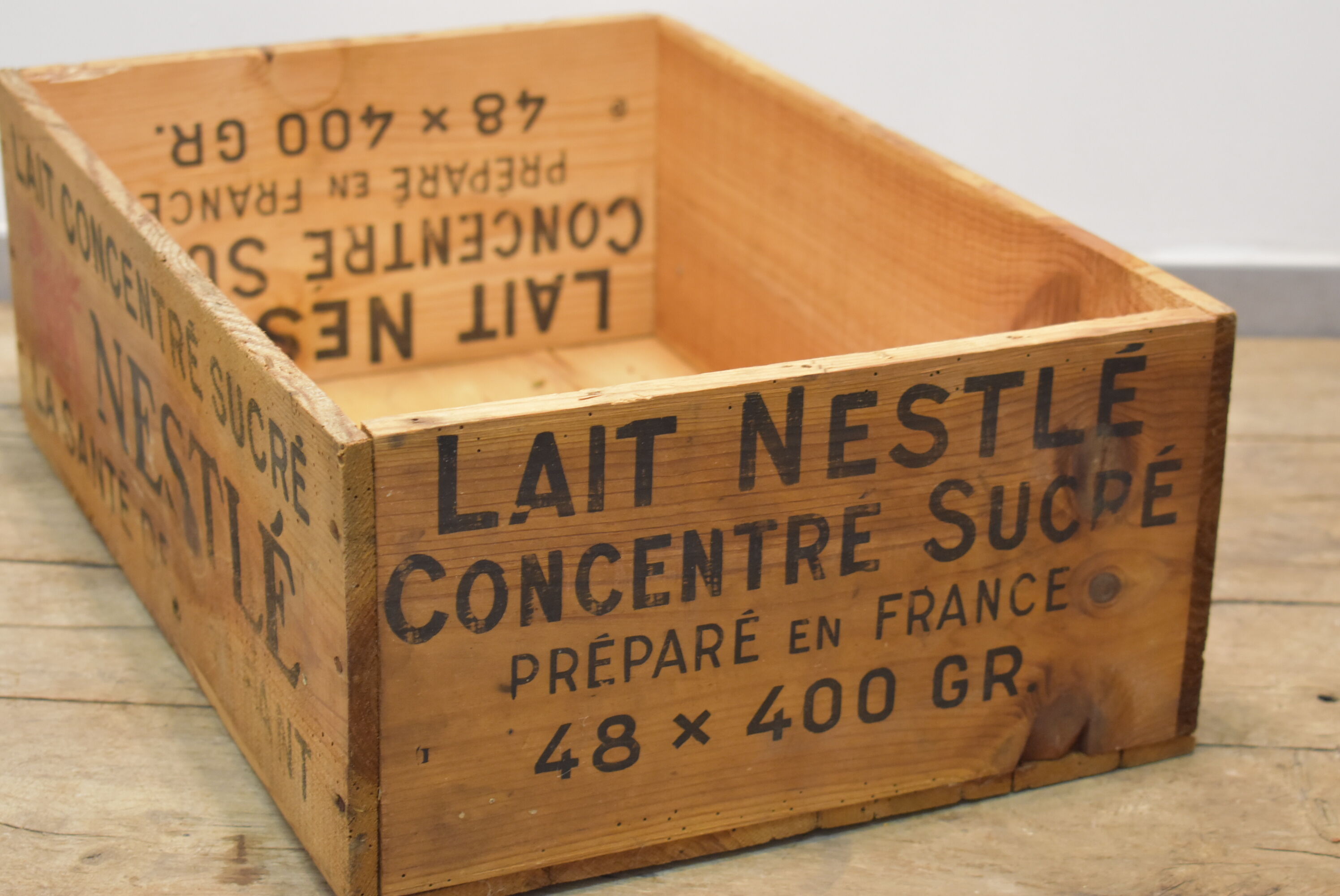 Nestlé case in wood sweetened condensed milk n2