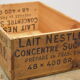 Caisse Nestlé en bois lait concentré sucré n2