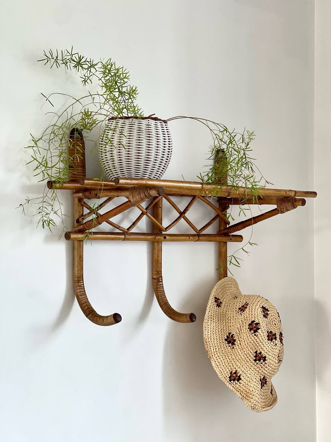 1960s rattan wall hook shelf