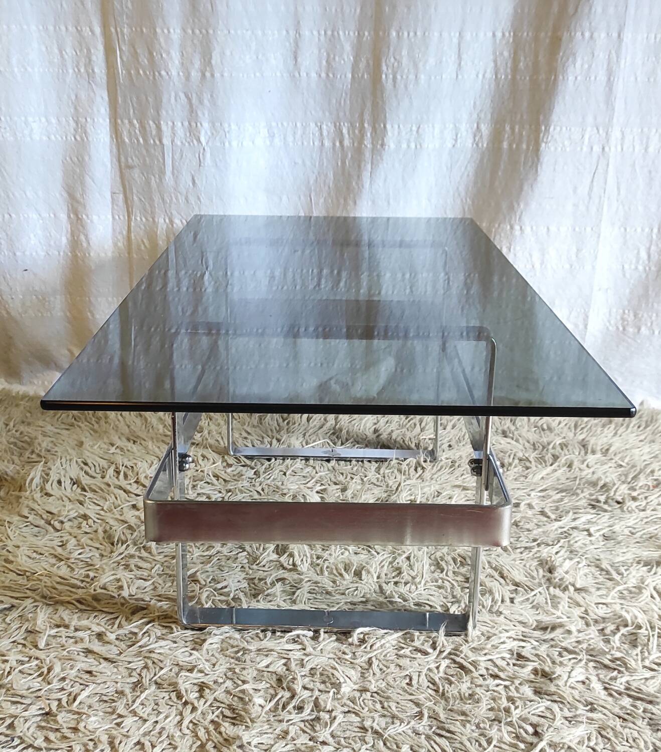 Designer coffee table in chrome metal and smoked glass - 70s/80s