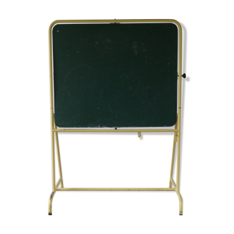 Pivoting on tubular metal base school