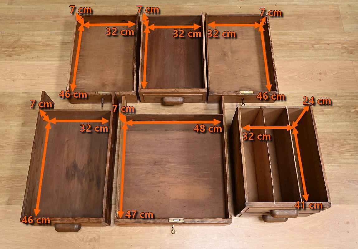 Solid oak pedestal desk, Régy establishments – 1940