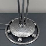 Lampe en fer forgé et abat-jour en verre bleu aux clématites, France, Art Déco, circa 1920