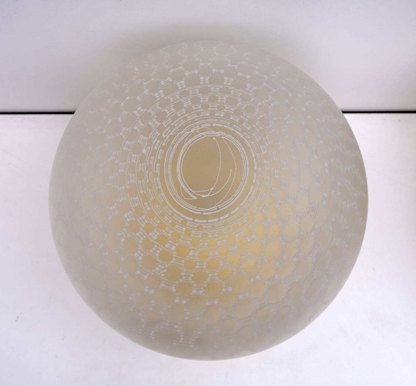 Paire de lampes de table boule en laiton et verre de Murano, style italien moderne du milieu du siècle