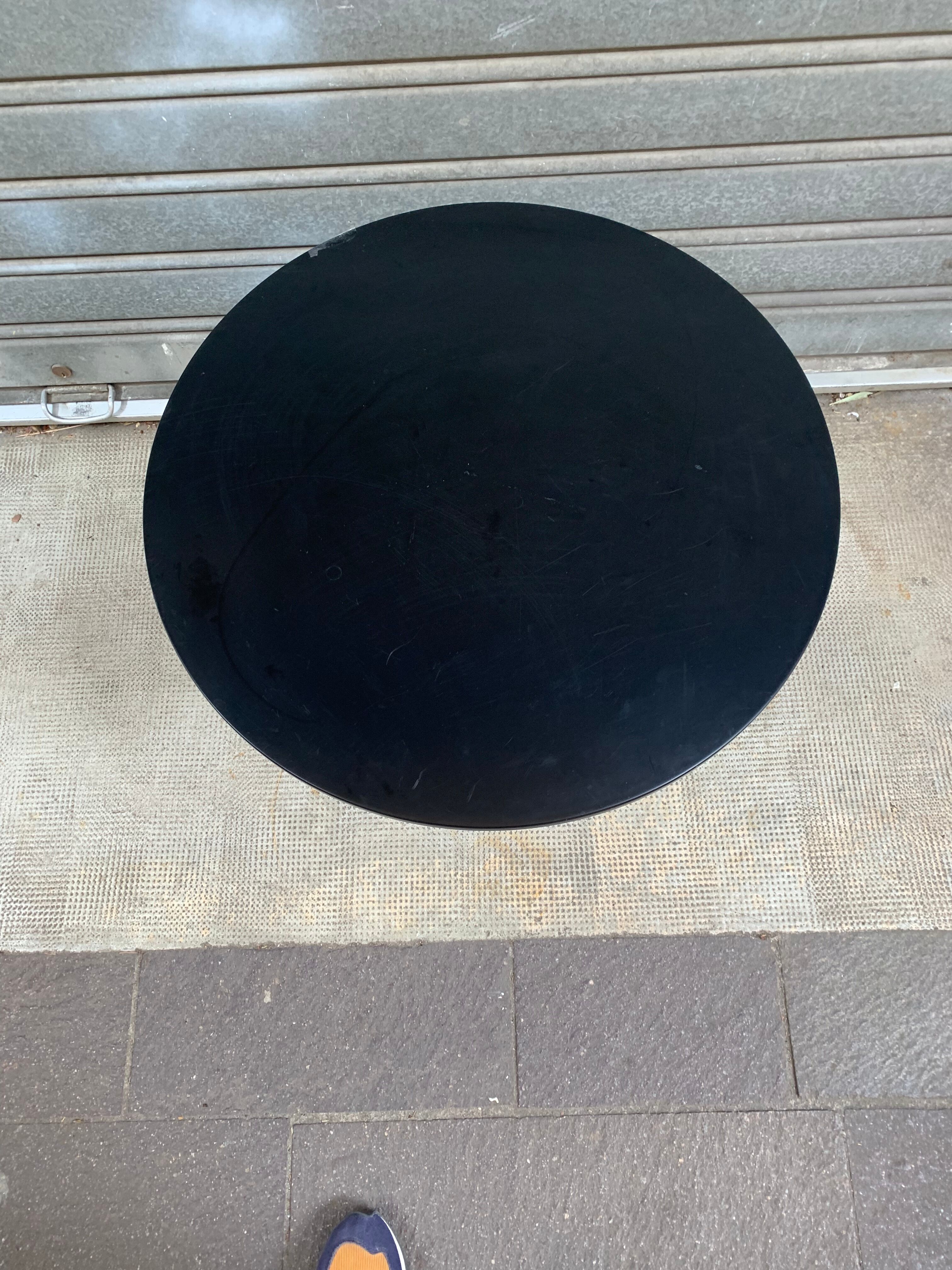 Round coffee table art deco style