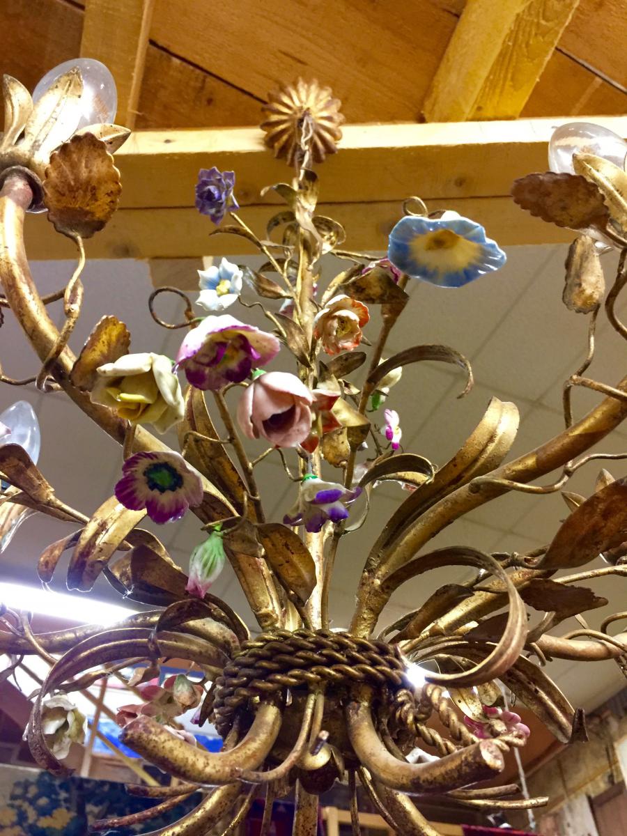 Chandelier in bronze and porcelain of the period 1900