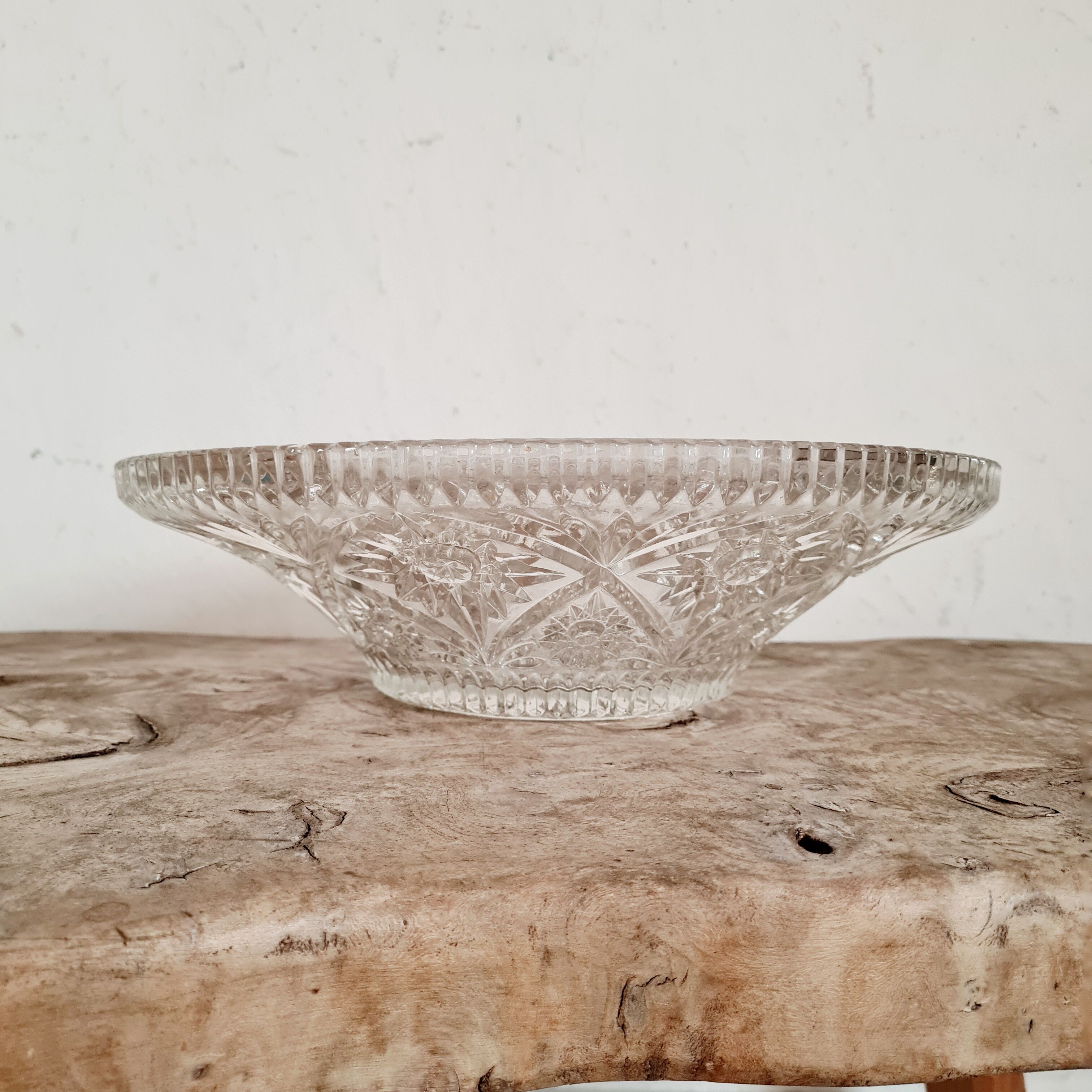 Fruit cup in chiseled glass