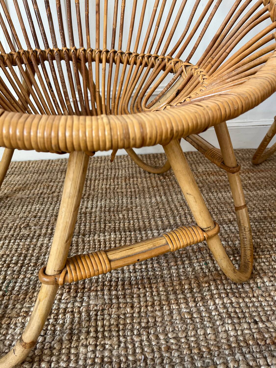 Paire de fauteuils corbeille en rotin , années 50-60