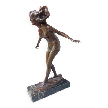 Sculpture en bronze nu antique français sur socle en marbre, Belle Époque, vers 1910