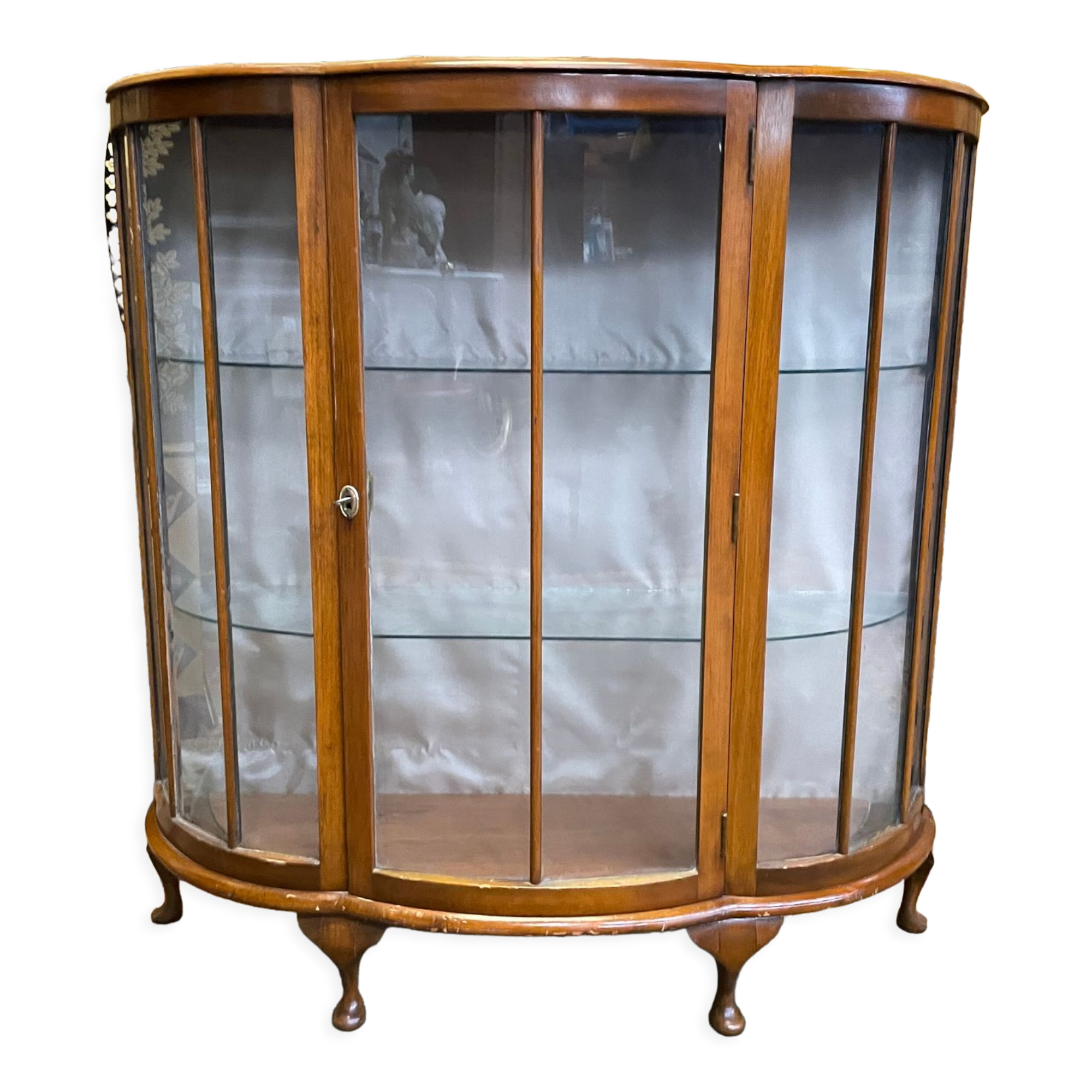 English showcase chippendale