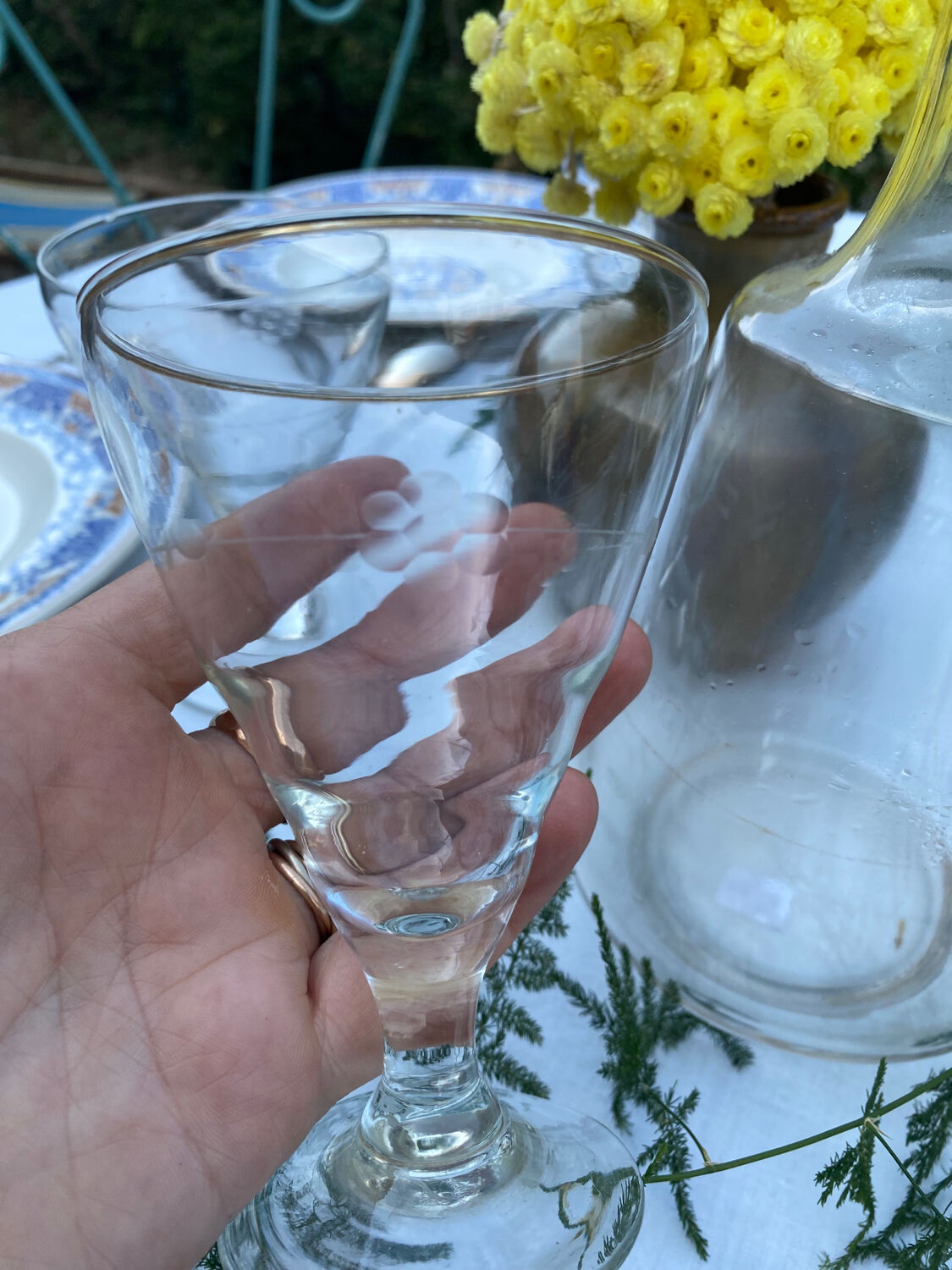 8 stemmed glasses