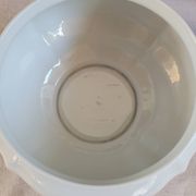 Soup tureen, sauce boat and serving dishes