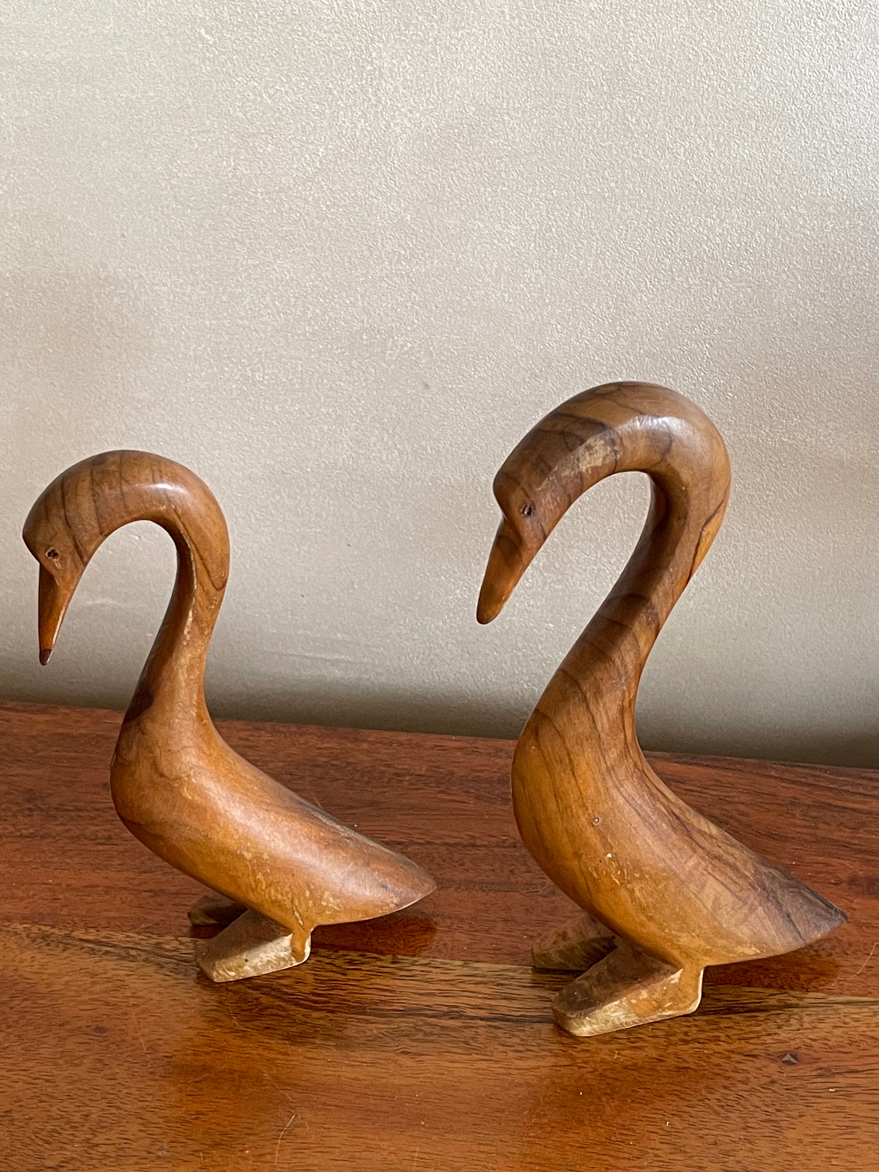 Paire d’oiseaux en bois