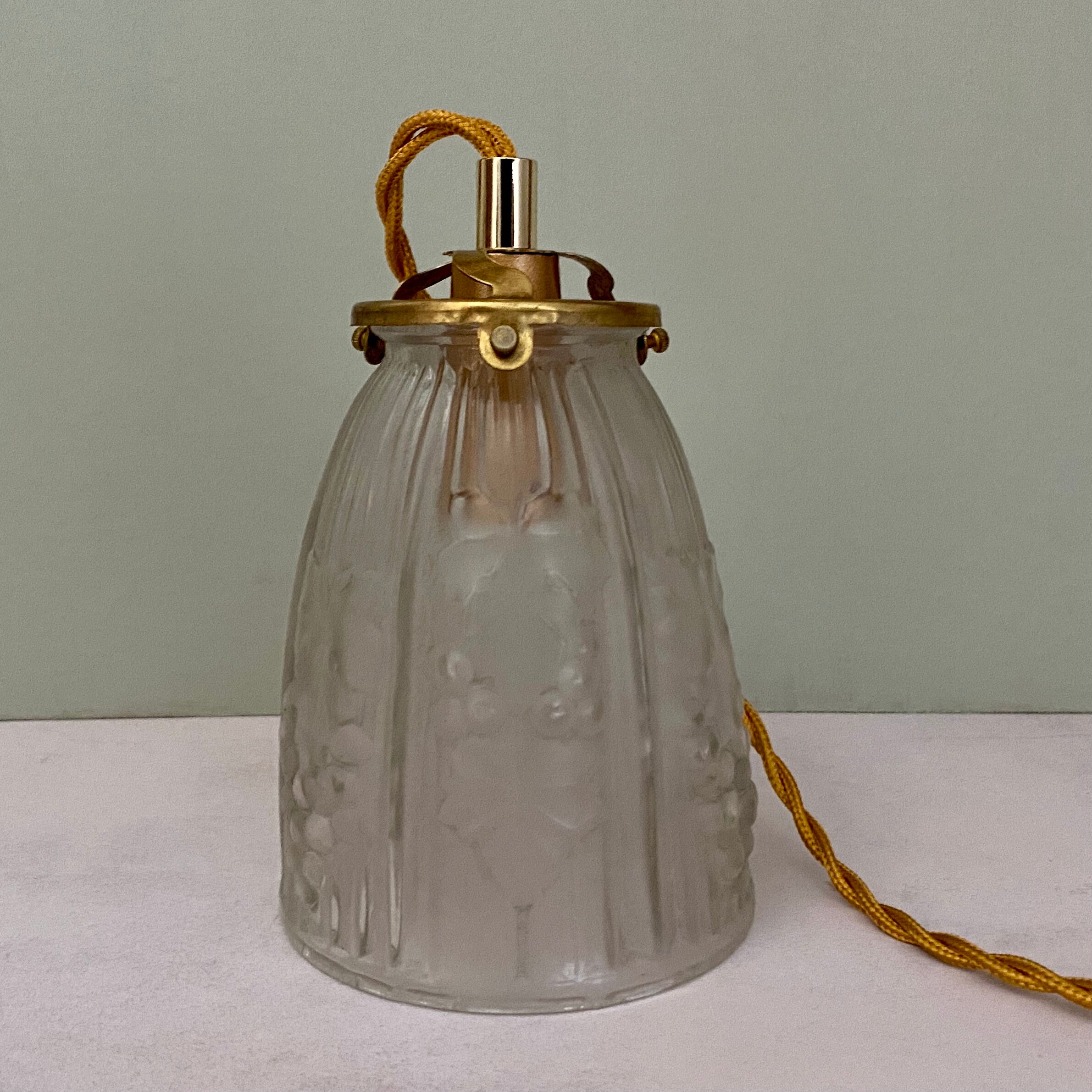 Vintage art deco tulip walker