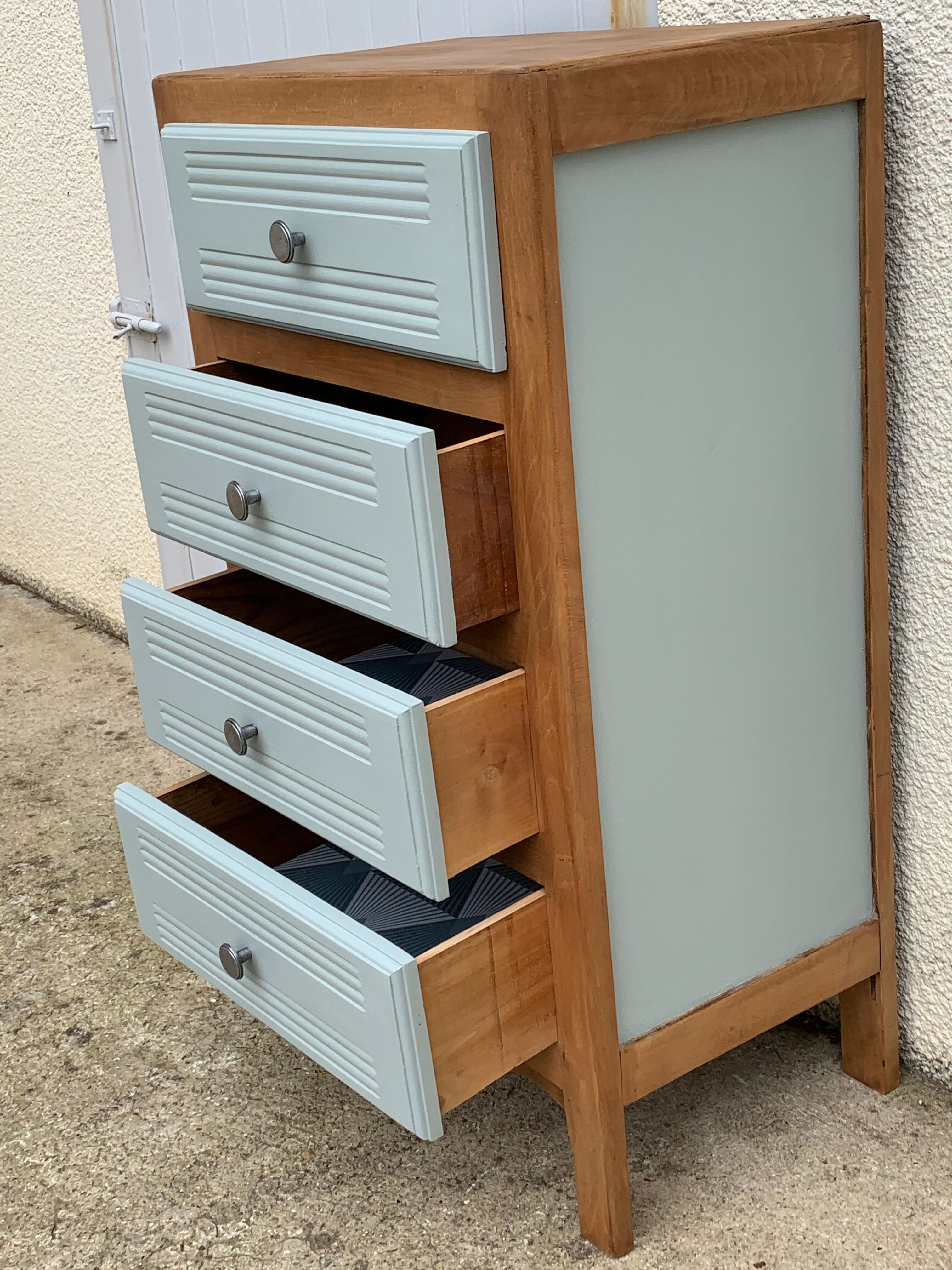 Art Deco 1940 chest of drawers