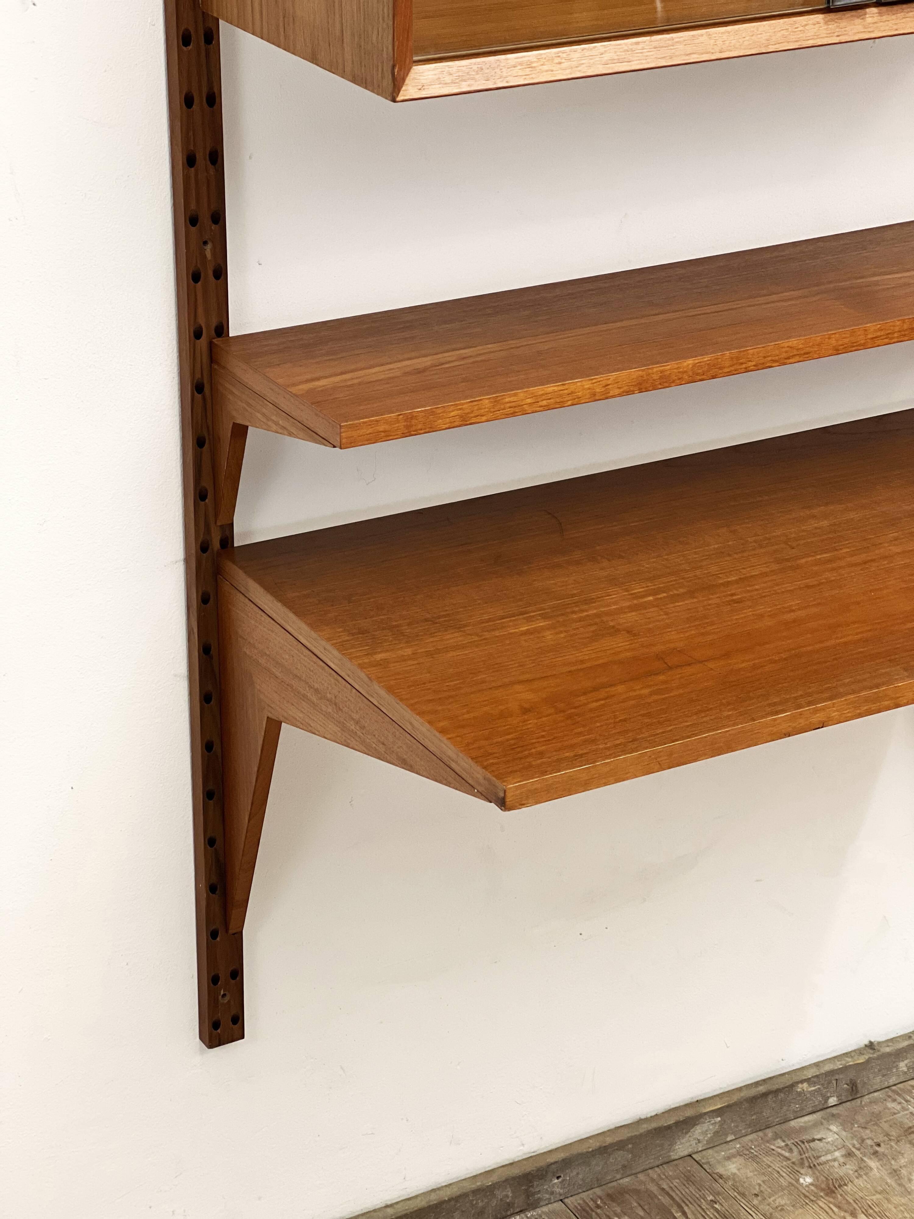 Small Mid-Century Modern Wall Unit,  Royal System with  Desk, Poul Cadovius for Cado, Denmark, 1950s