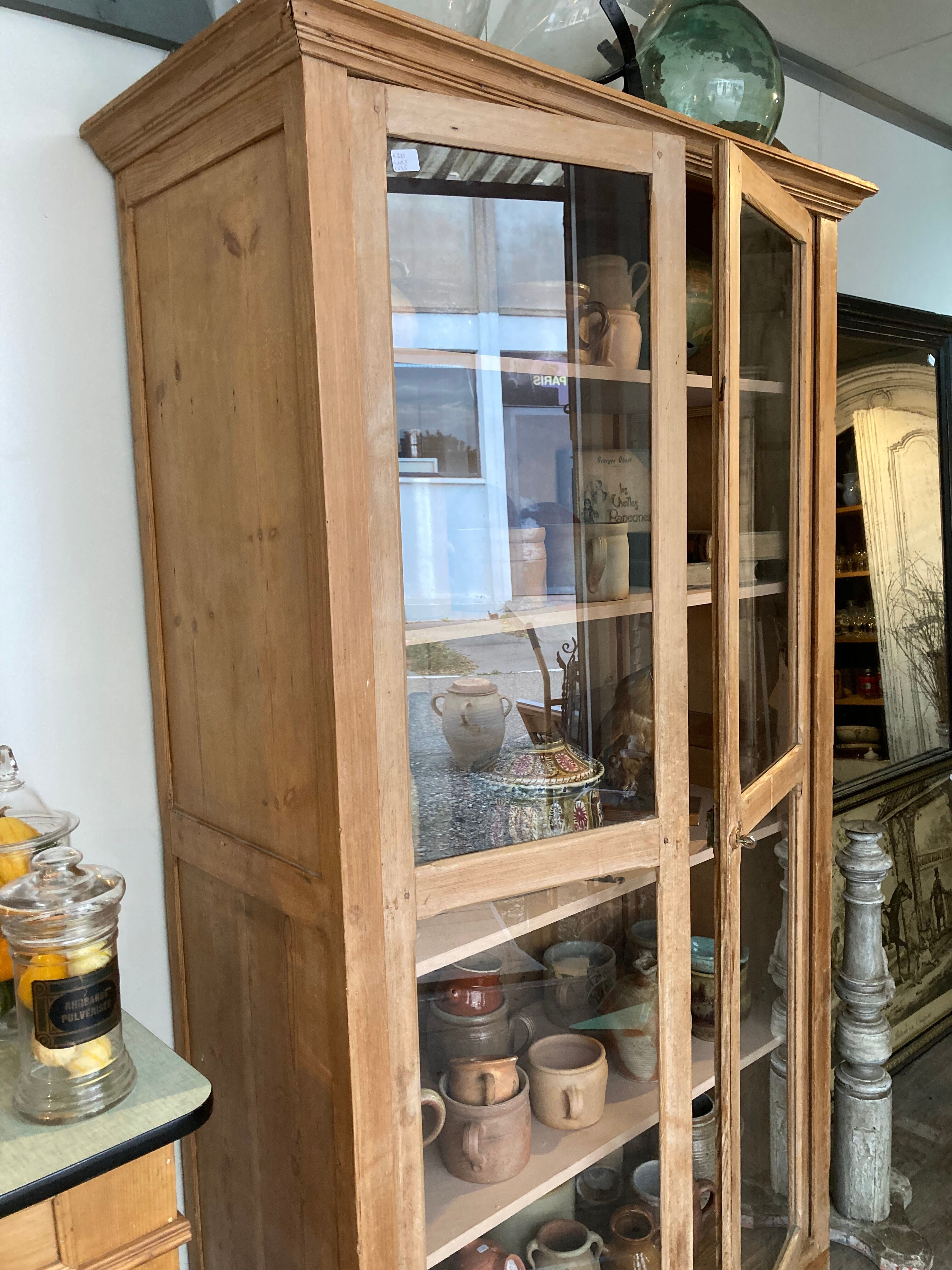 Glass cabinet