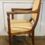 Fauteuil Directoire en hêtre or et tapisserie blanche France 19ème