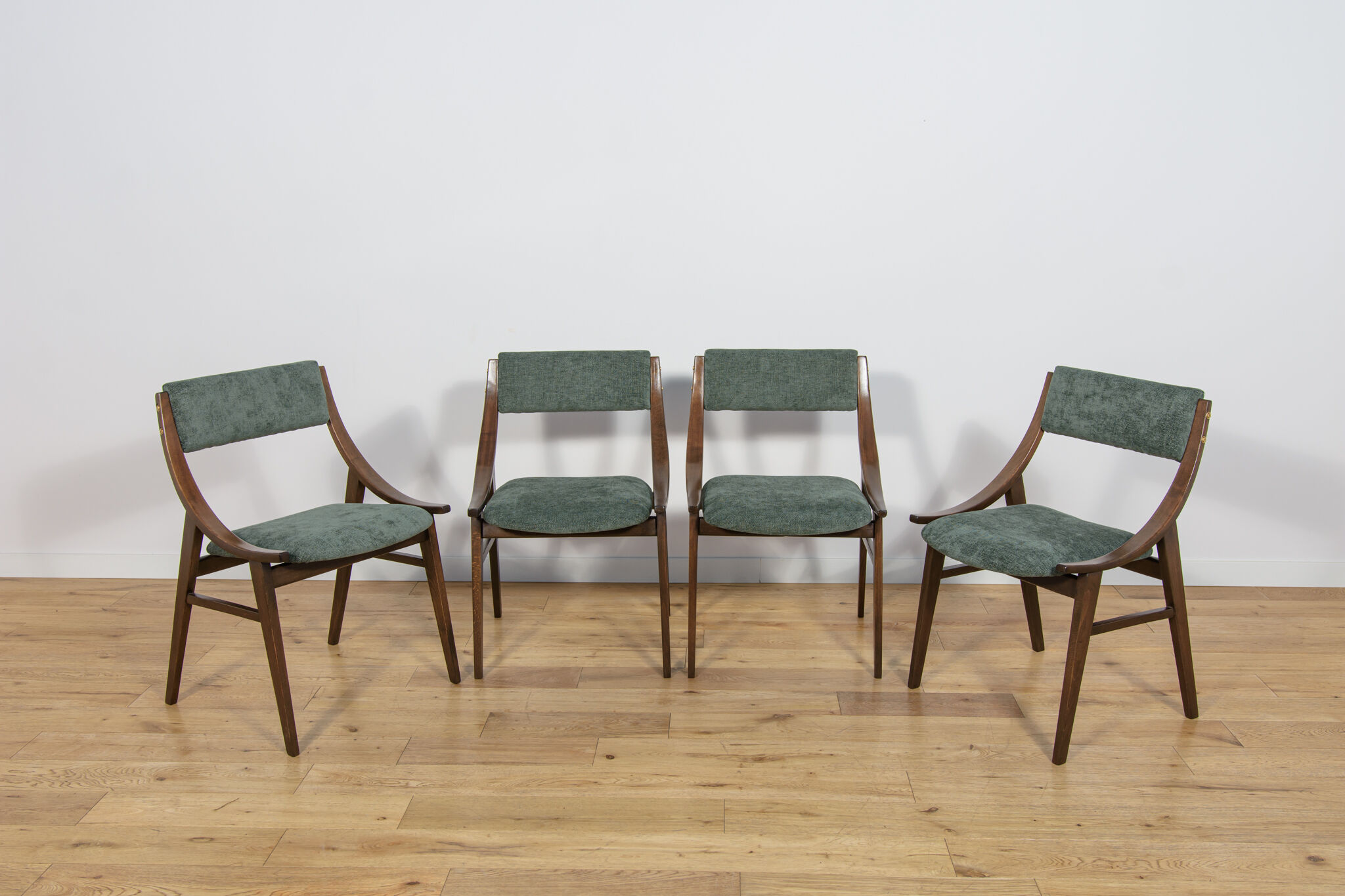 Ski jumper chairs by Juliusz Kędziorek for Zamojska, Poland, 1970s, set of 4