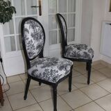 Paire de chaises médaillon style Louis XVI