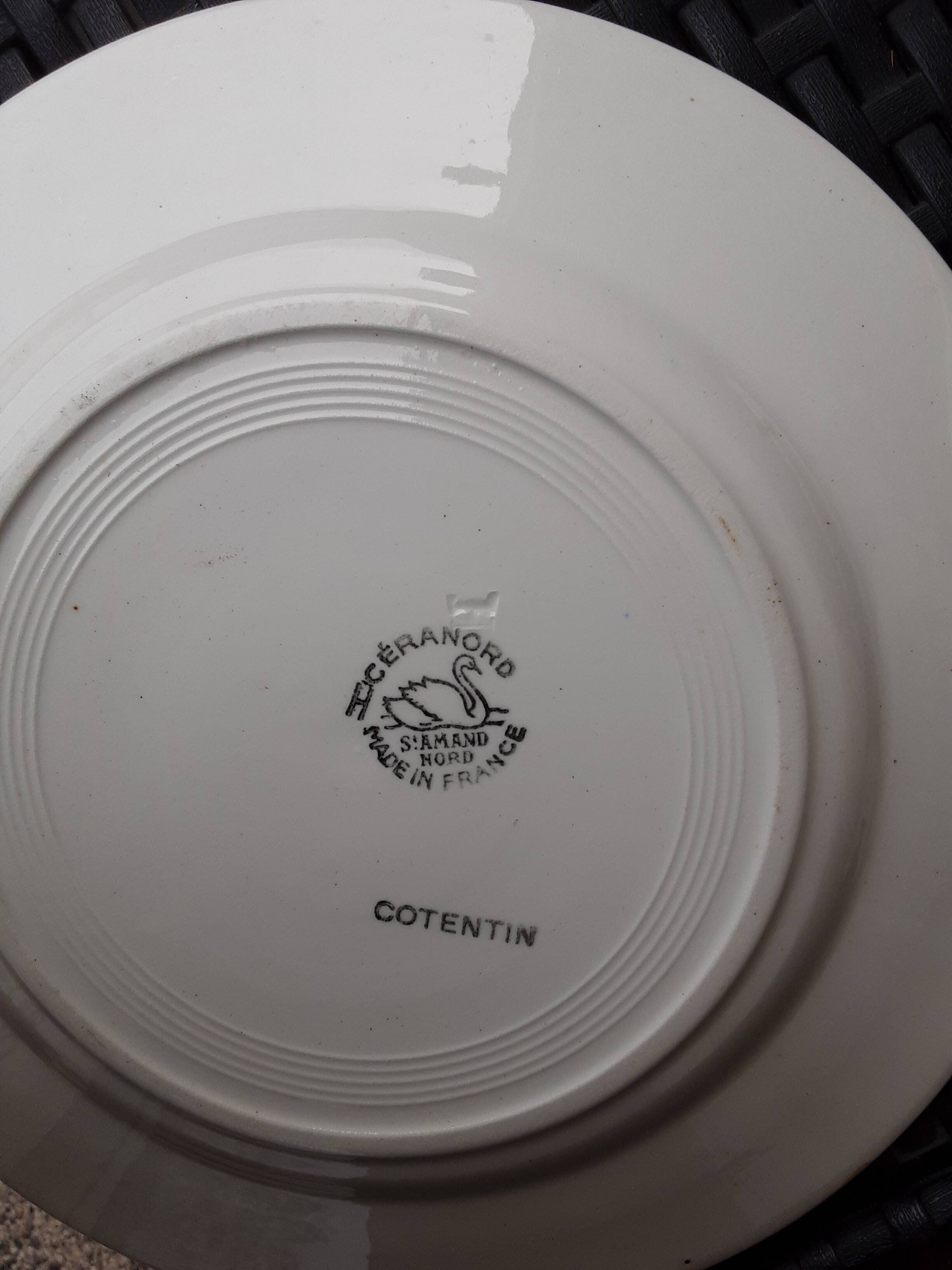 4 vintage flat plates, 22 cm, from St Amand Ceranor, Cotentin pattern