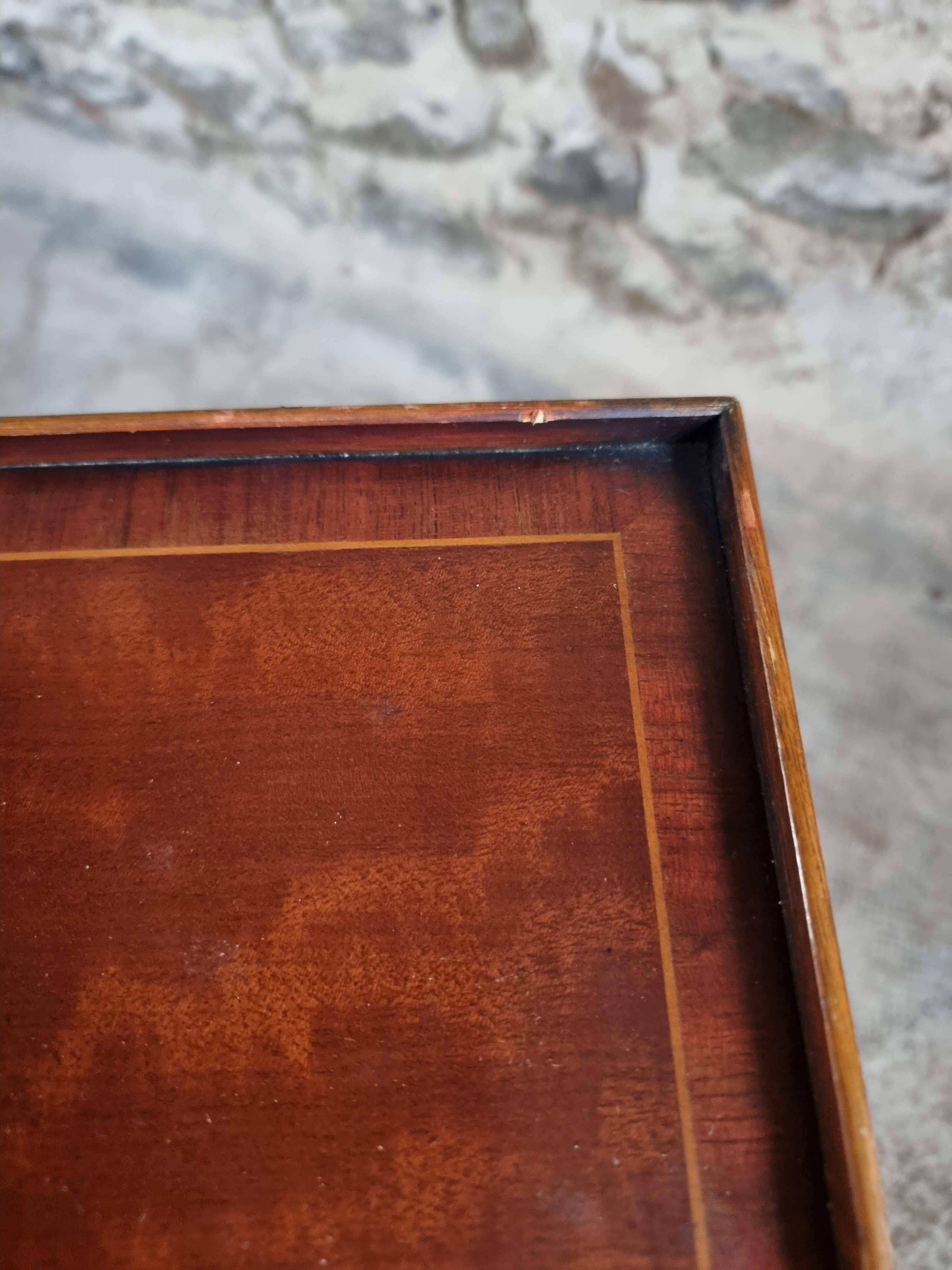 Table d’appoint vintage en acajou – France, années 50/60
