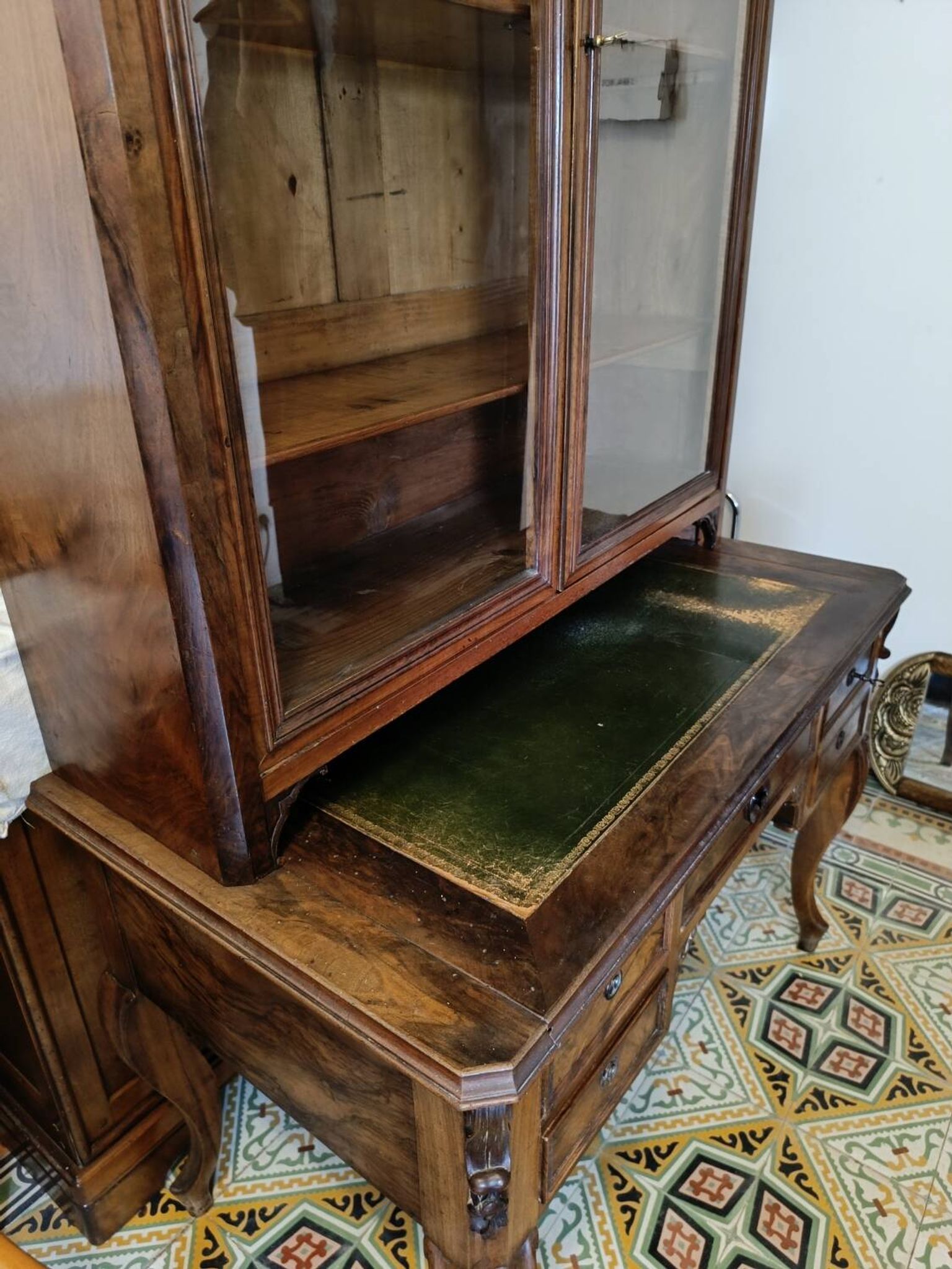 Display cabinet bookshelf