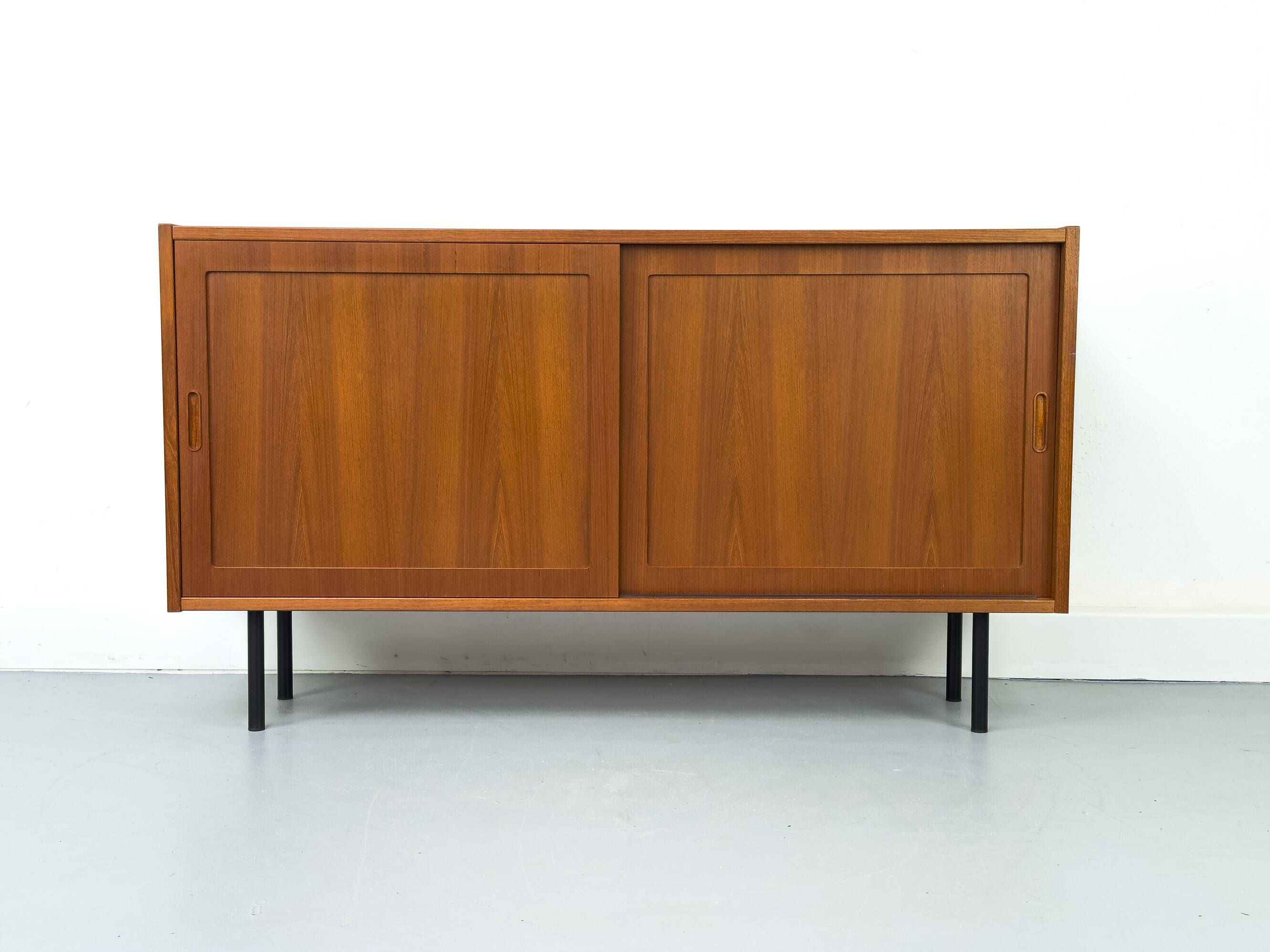 Buffet danois en teck par Carlo Jensen pour Hundevad & Co., années 1960