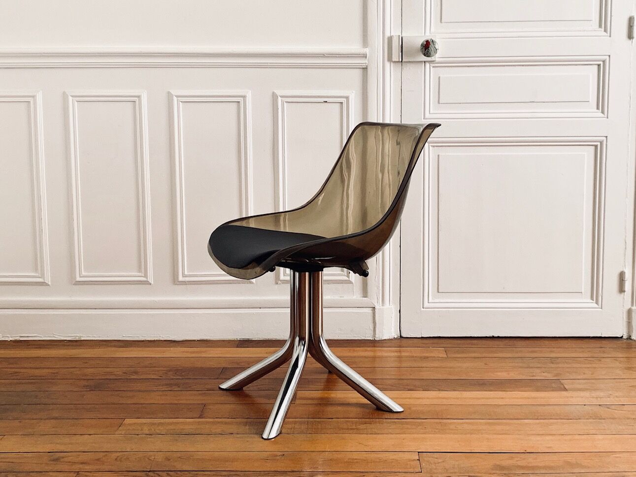 Chaise vintage space age plexiglass