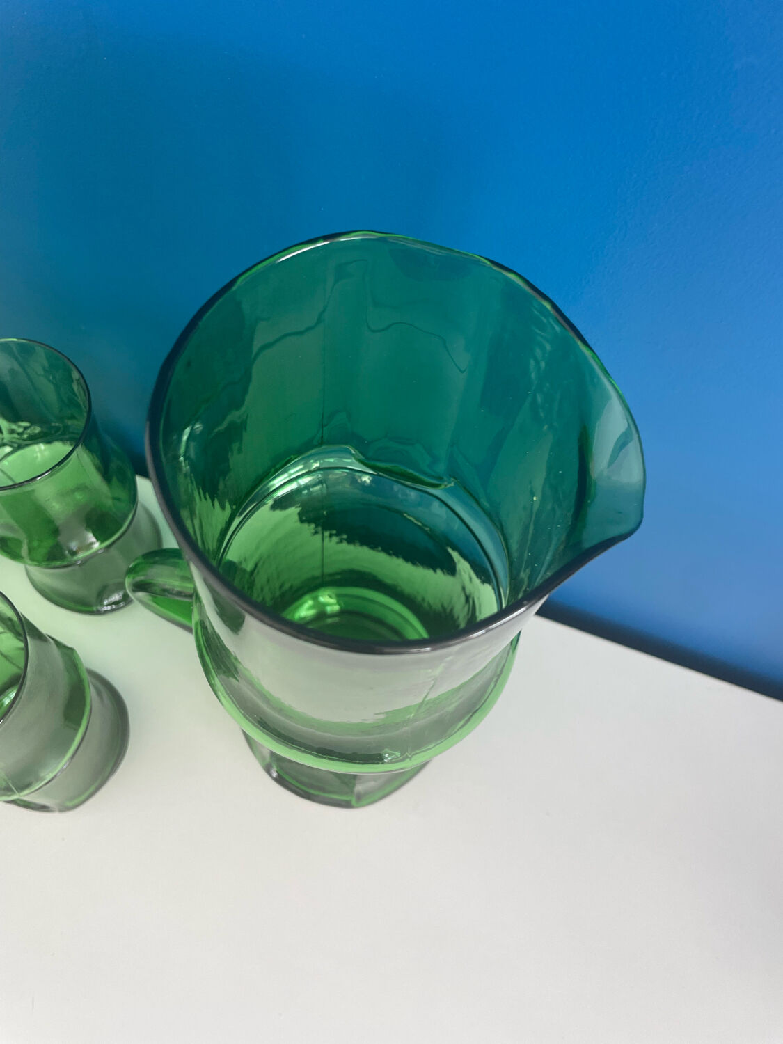 Service a eau carafe et verre vert vintage