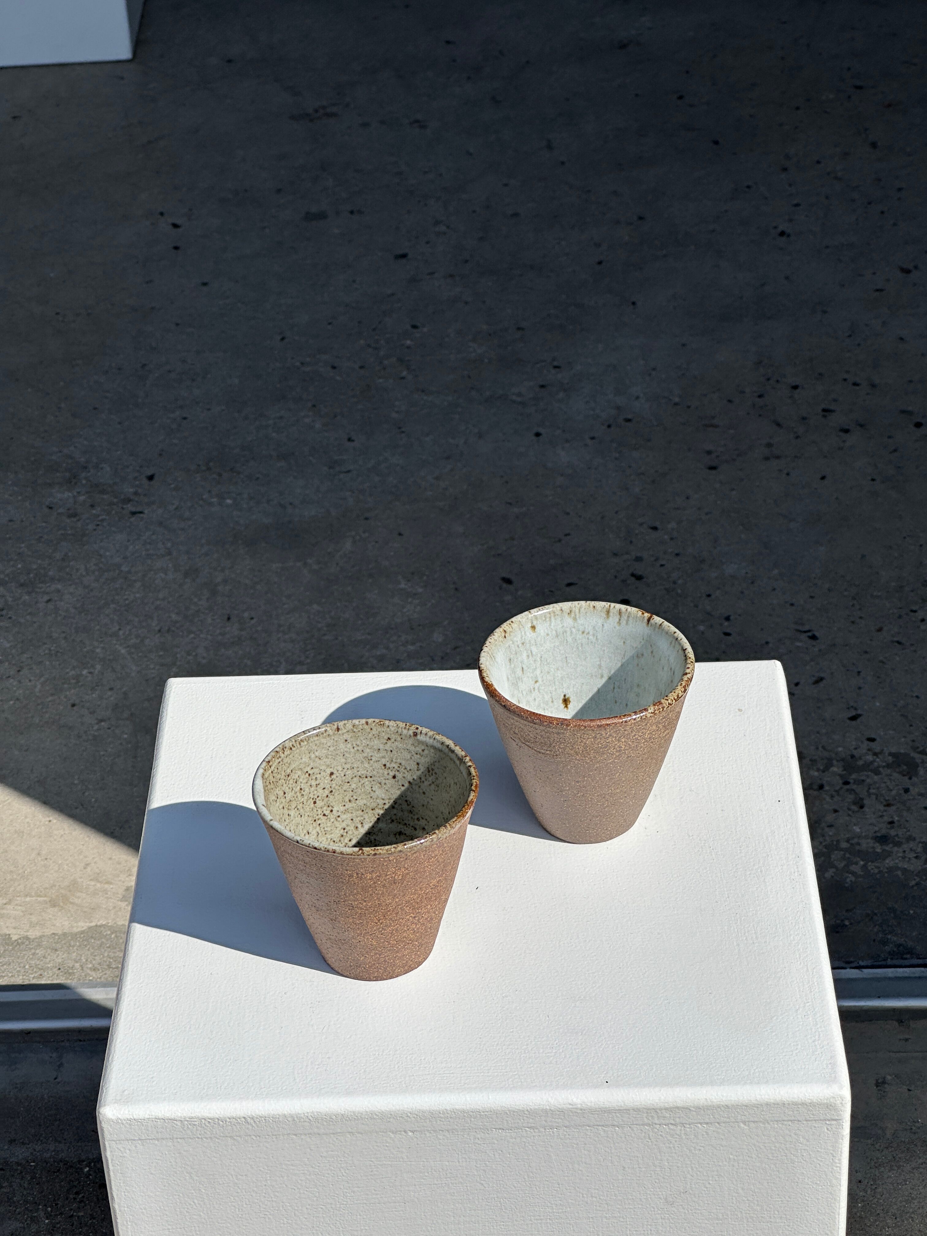 Lot de 2 tasses en céramique indonésienne (mat brun)