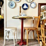 Bistro table in burgundy metal and beige melamine