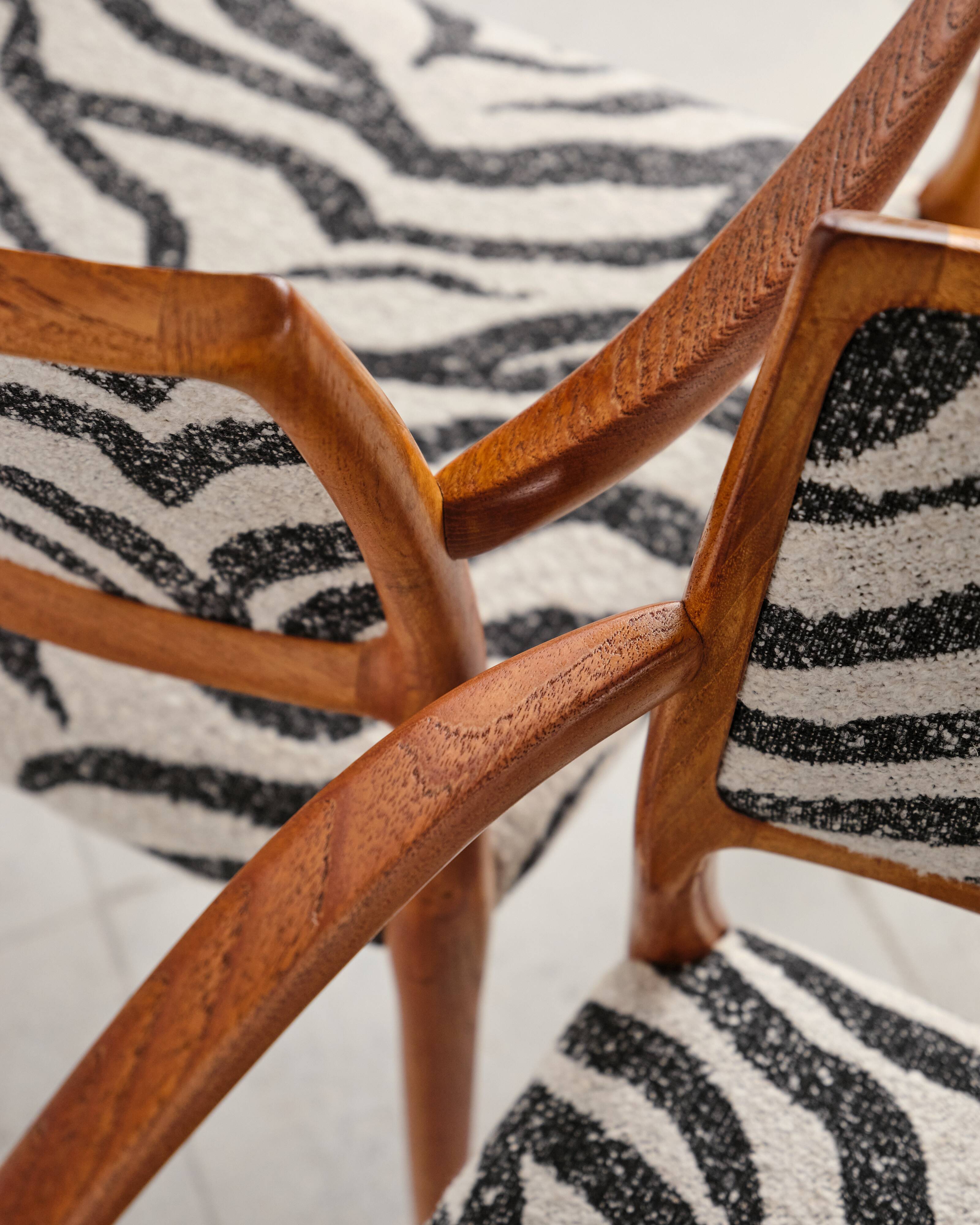 Ensemble de 2 fauteuils danois Niels O. Møller, modèle 65, design du milieu