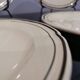 6 assiettes à desserts vintage écru liseré doré porcelaine Niderviller modèle Amiens