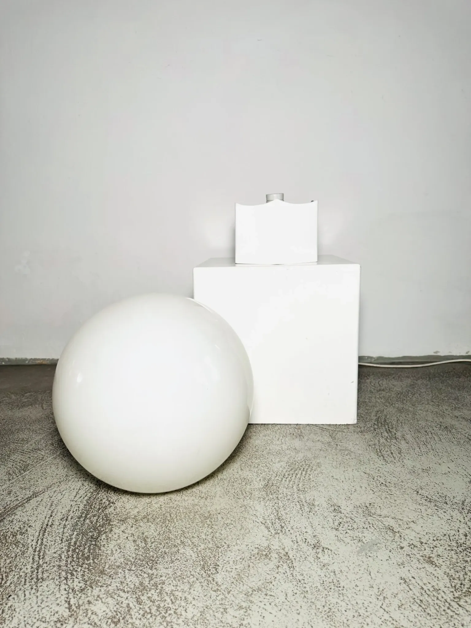 D-2152 Sphere Table Lamp By Raak Amsterdam, The Netherlands 1980S