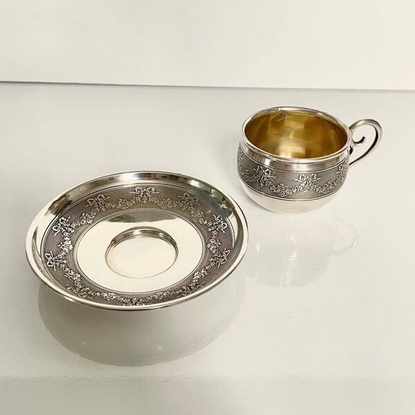 Tasse et Sous-Tasse en Argent   XXe Siècle   Guirlande Rubans et Fleurs