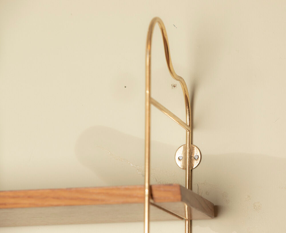 Modular shelves gilded thong