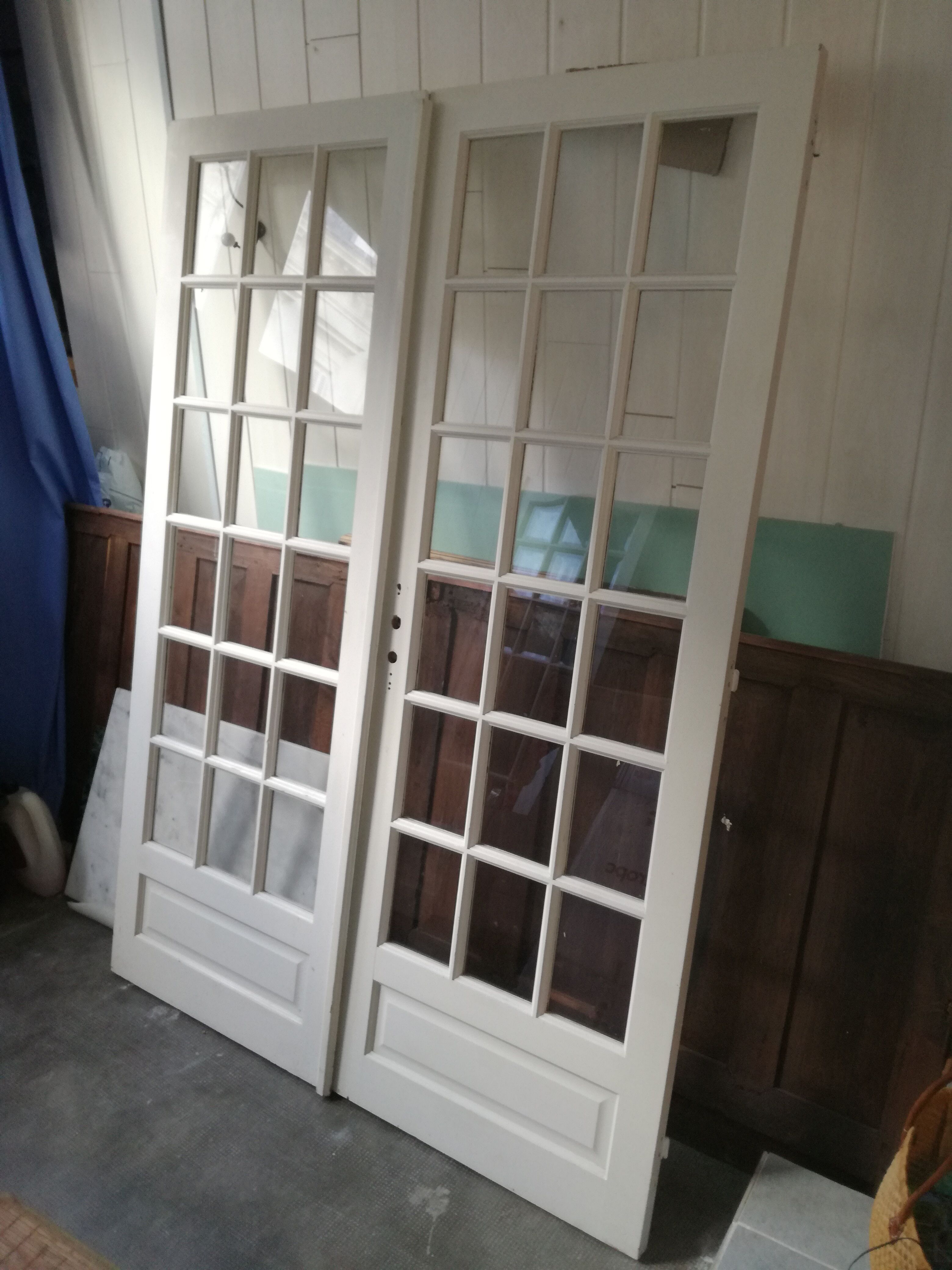 Double portes anciennes vitrées