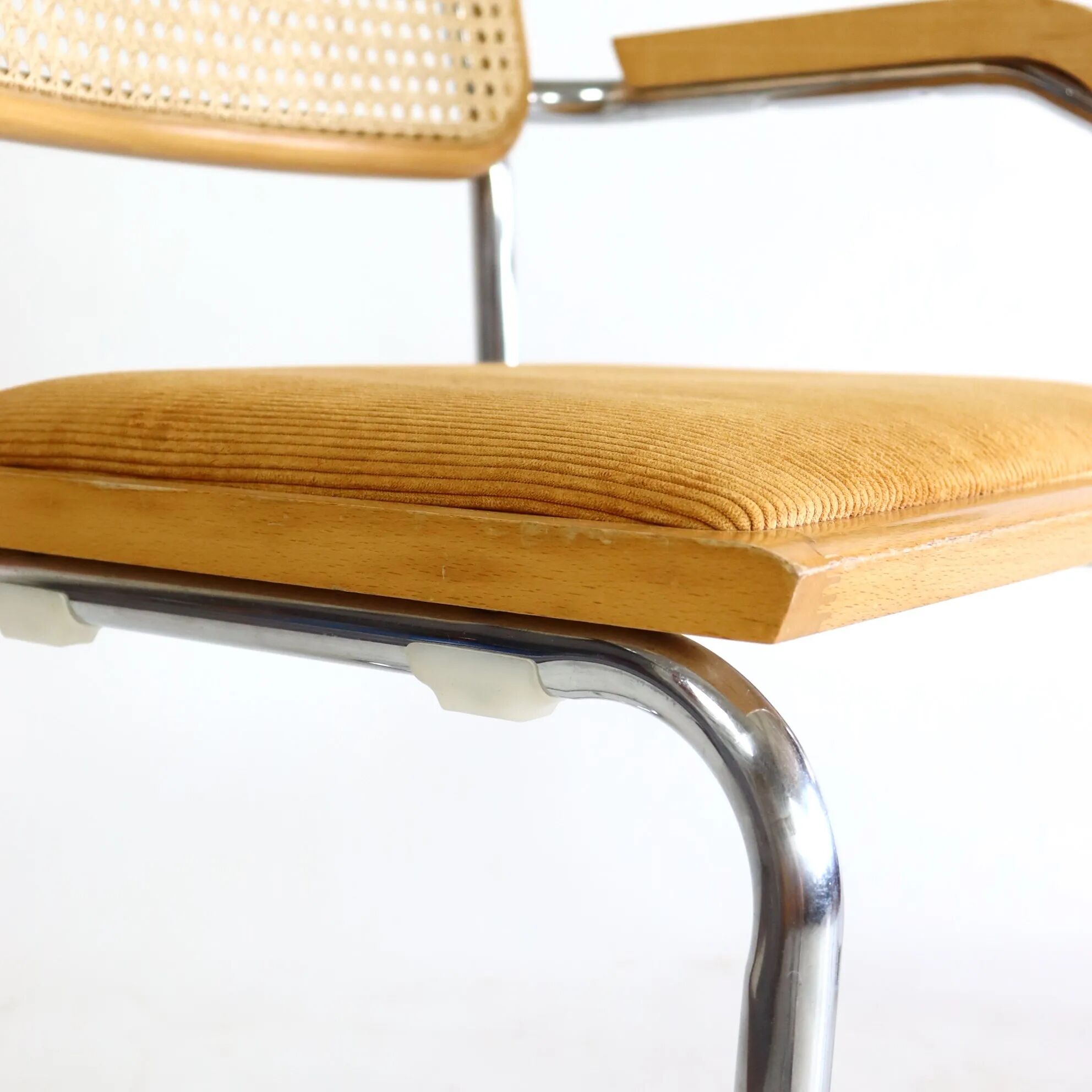Paire de chaises B64