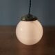 Lot de 3 suspensions art deco avec globe en opaline blanche