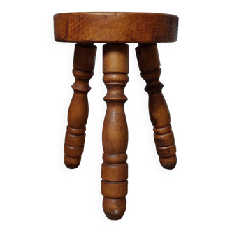Oak wood tripod stool