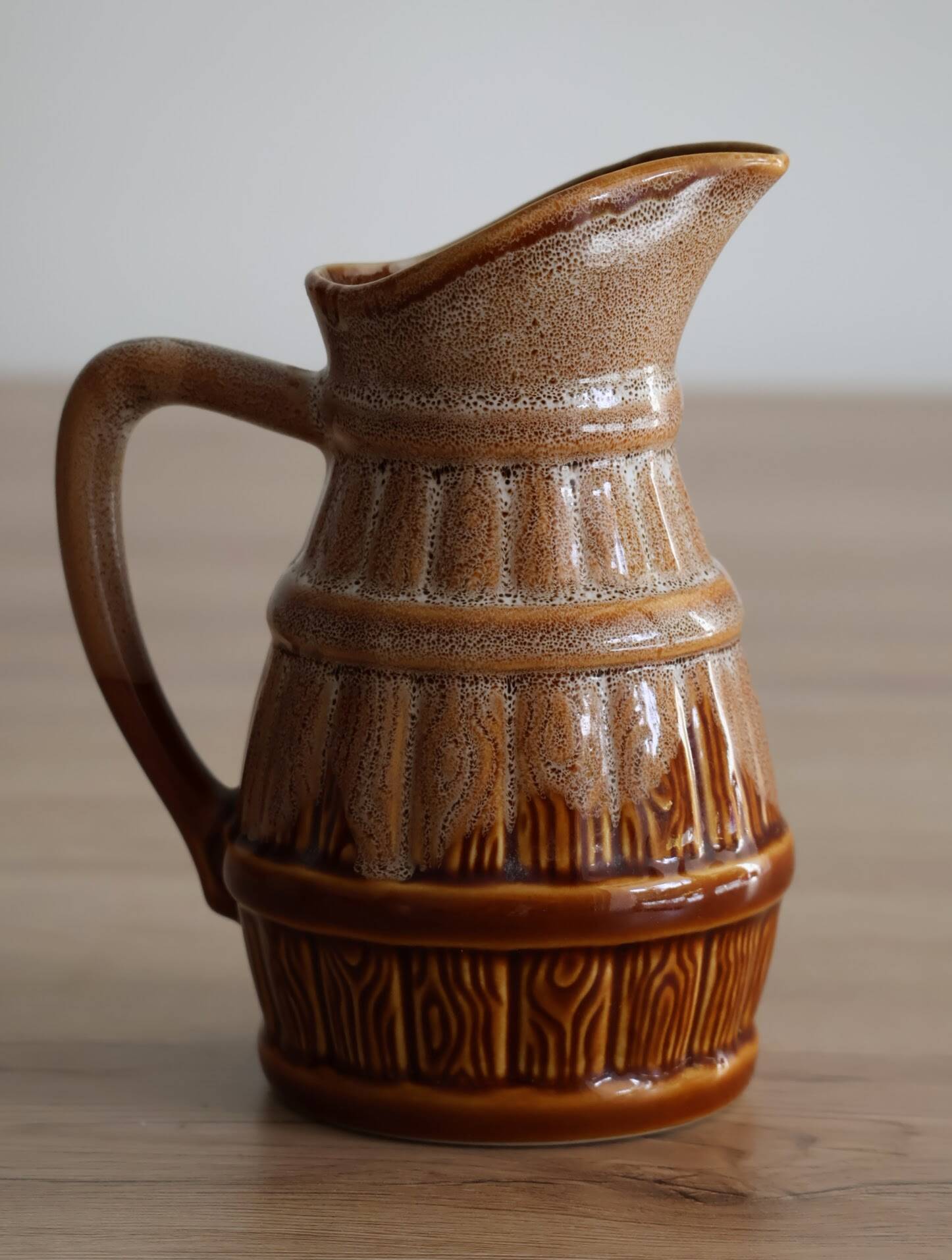 50cl glazed ceramic pitcher with beer barrel decoration
