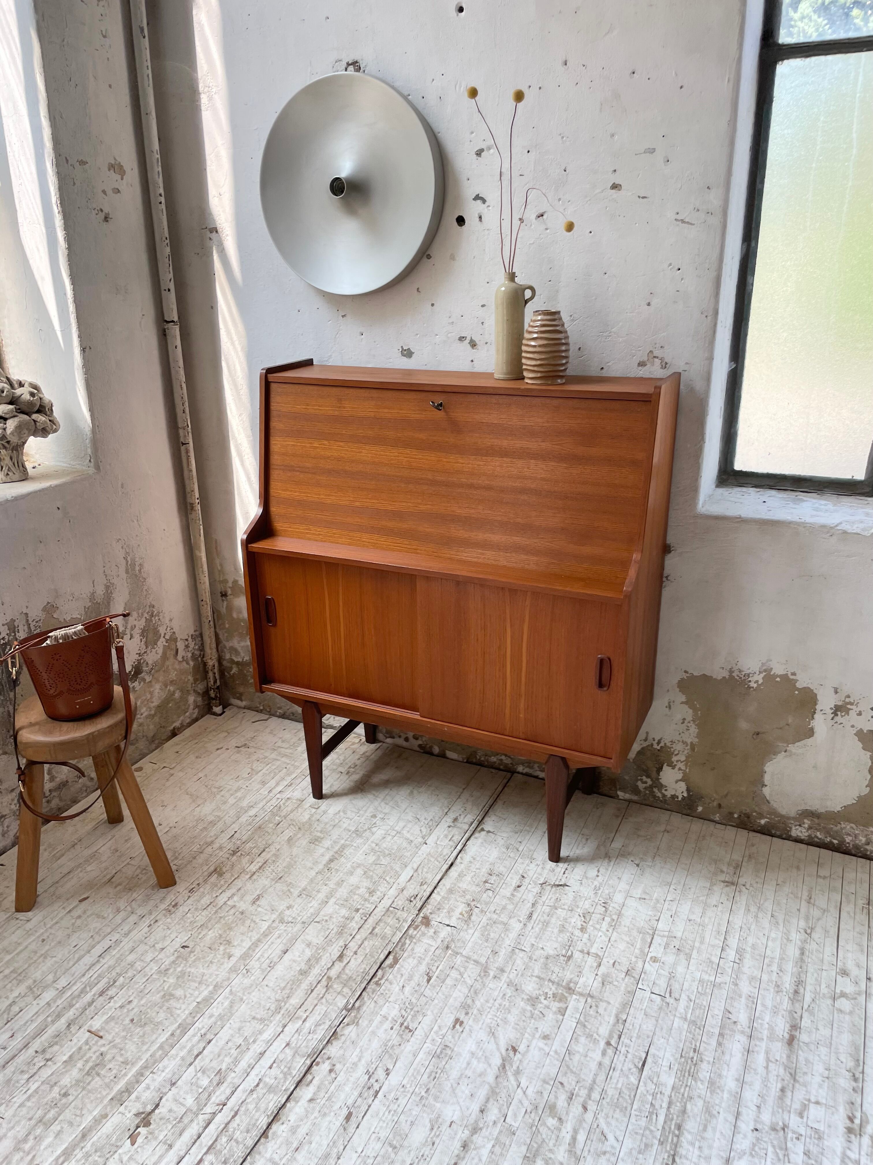 Secretary Samcom teck 1960