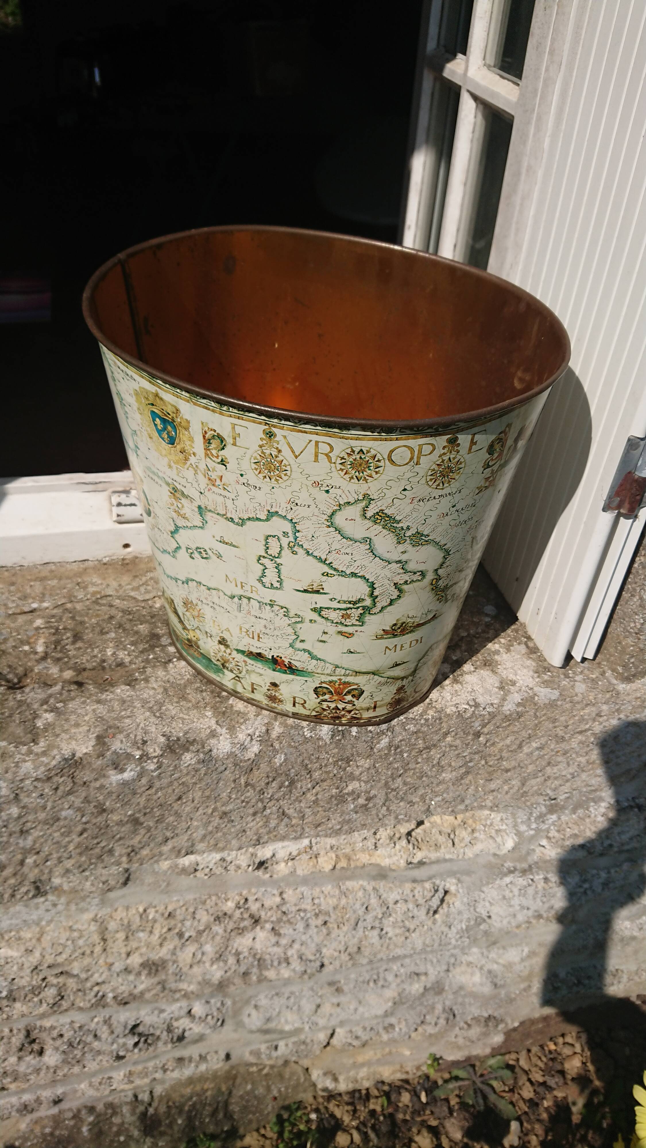 Decor map sheet paper basket