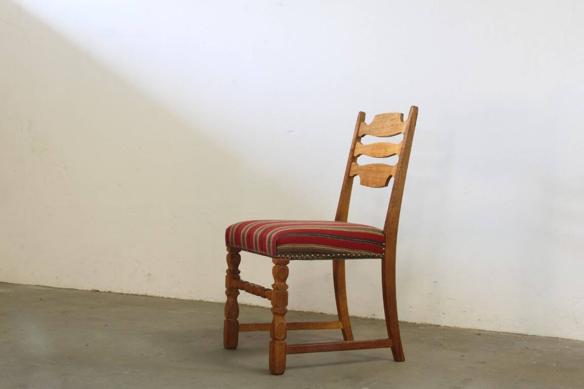 Vintage 1960s Danish farmhouse oak dining chairs in the style of Henning Kjærnulf
