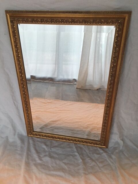 Bevelled mirror with gold frame 49x68cm
