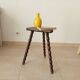 Tabouret tripode vintage en bois tourné