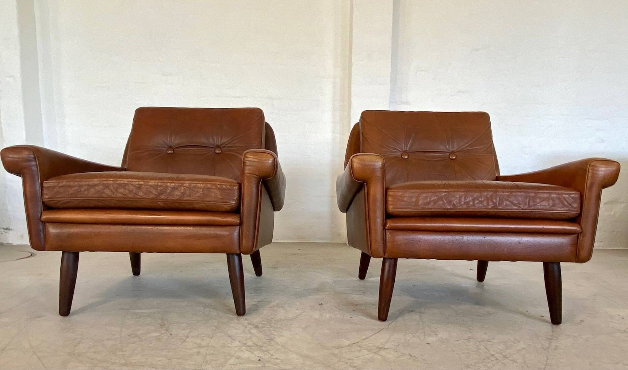 Vintage retro danish mid-century svend skipper club chairs in cognac leathe